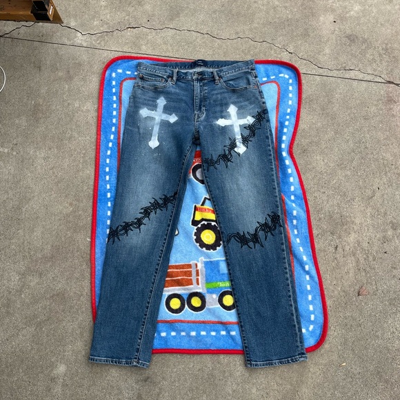Stylish Blue Jeans with Cross Design - Picture 1 of 3